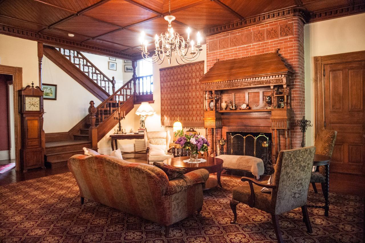 Grand Victorian Bed & Breakfast Niagara Falls Exterior photo