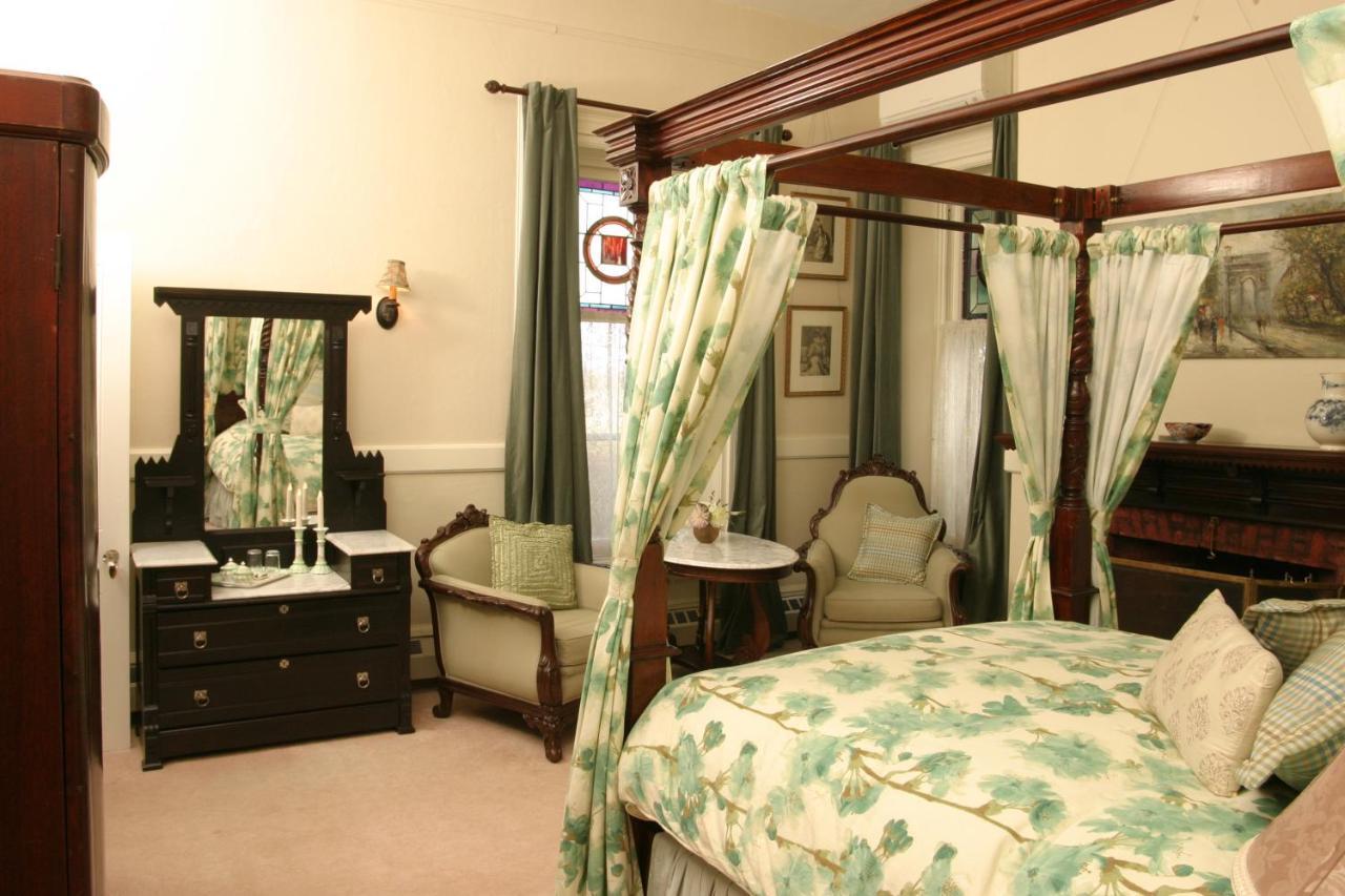 Grand Victorian Bed & Breakfast Niagara Falls Exterior photo